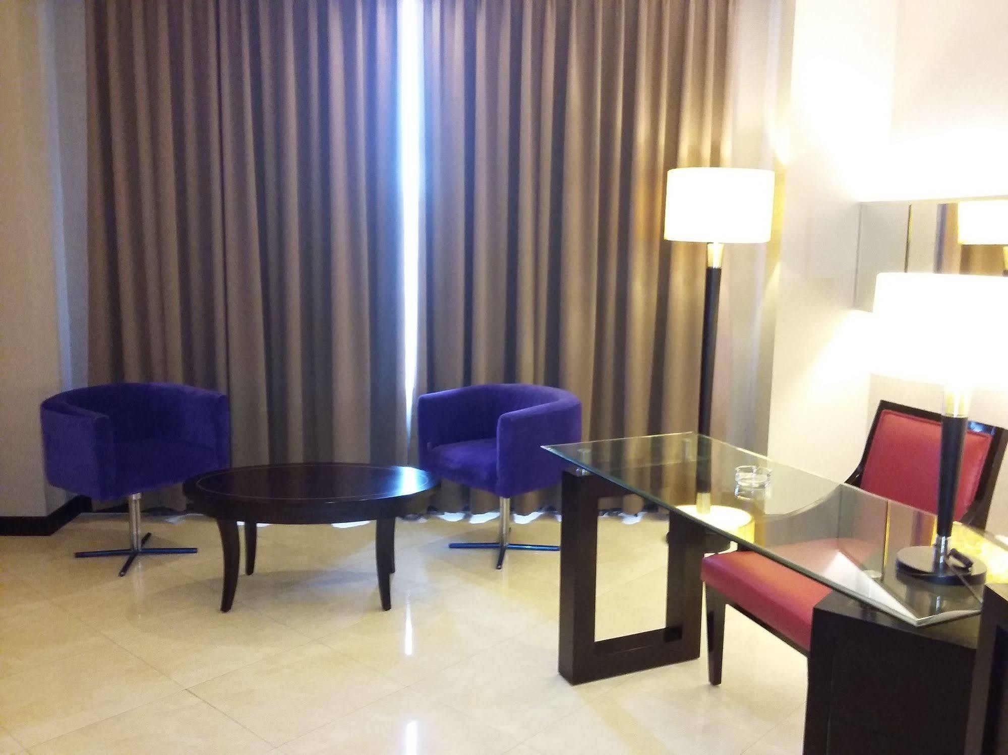 Zurich Hotel Balikpapan Exterior photo