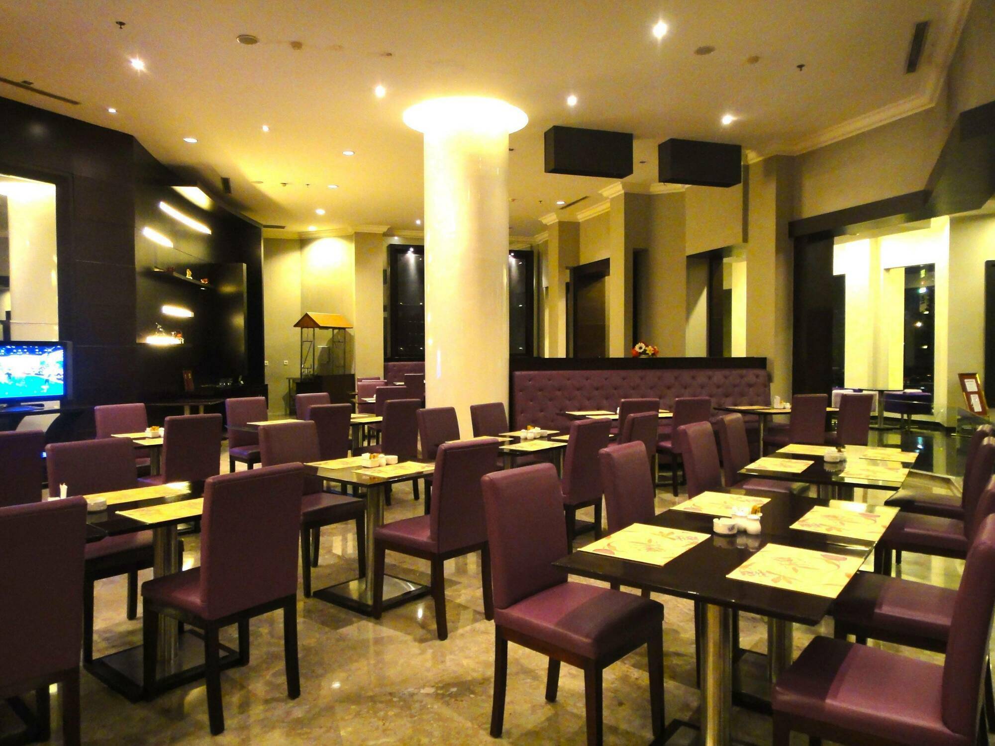 Zurich Hotel Balikpapan Exterior photo
